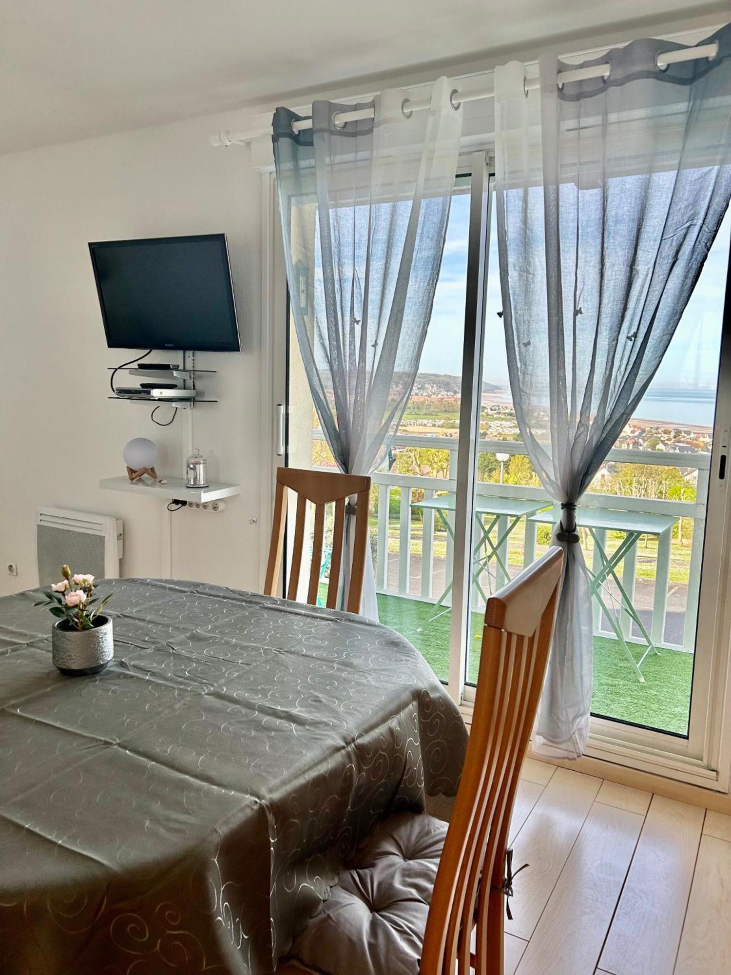 L'Horizon Bleu Apartment Блонвил-сюр-Мер Екстериор снимка